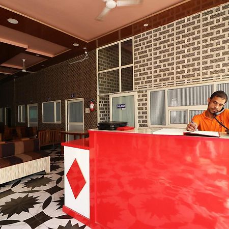 Hotel O Ch. Jyoti Hotel & Restaurant Dhāruhera Esterno foto
