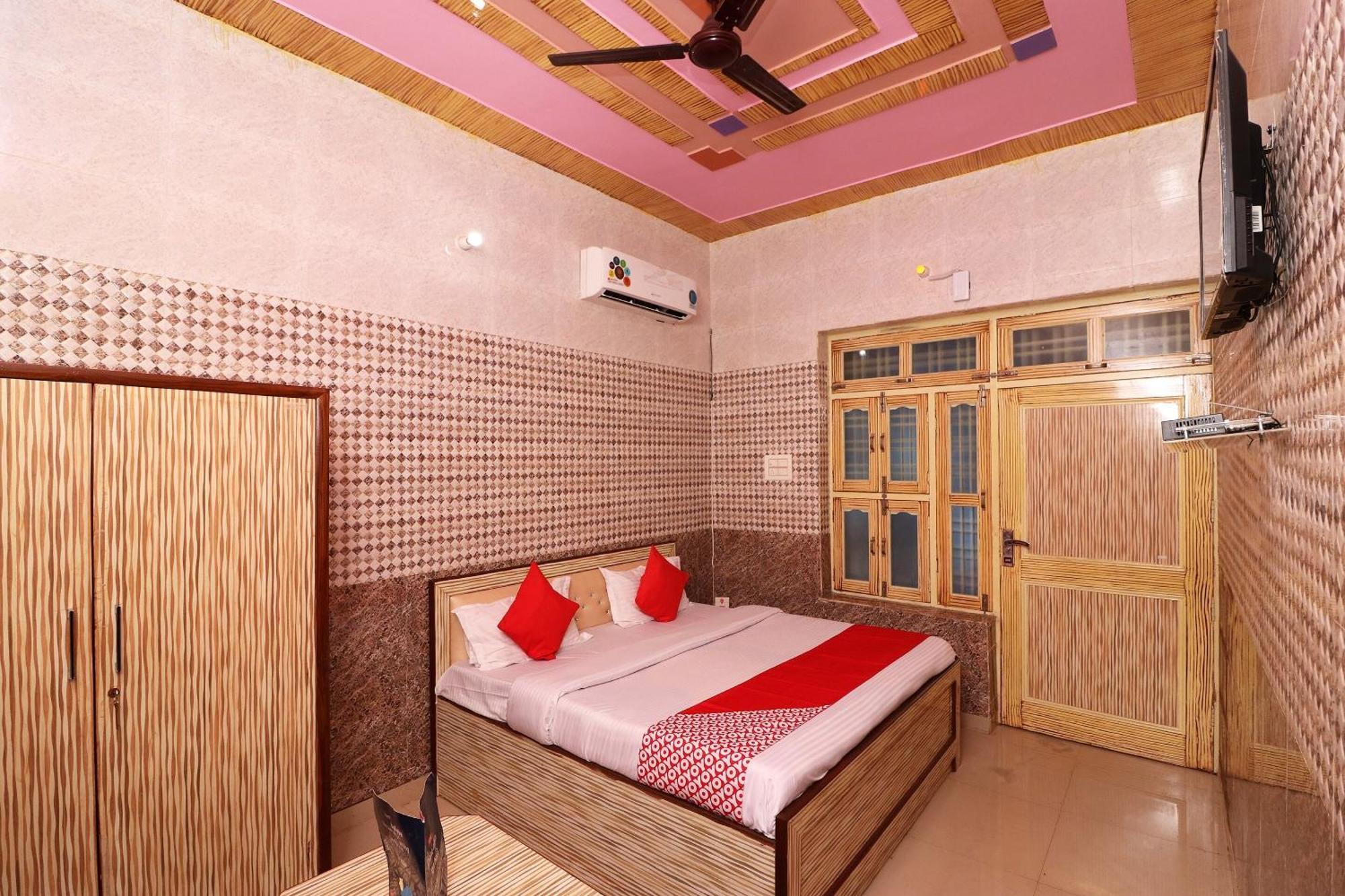 Hotel O Ch. Jyoti Hotel & Restaurant Dhāruhera Esterno foto