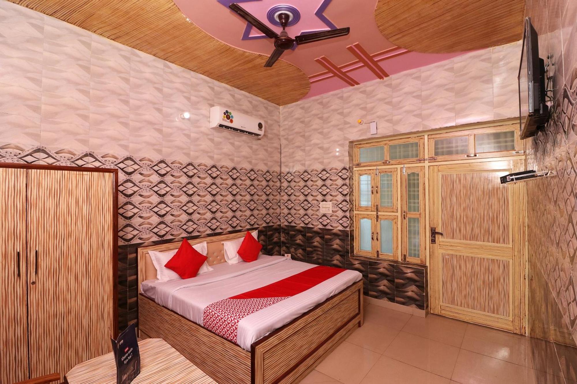 Hotel O Ch. Jyoti Hotel & Restaurant Dhāruhera Esterno foto