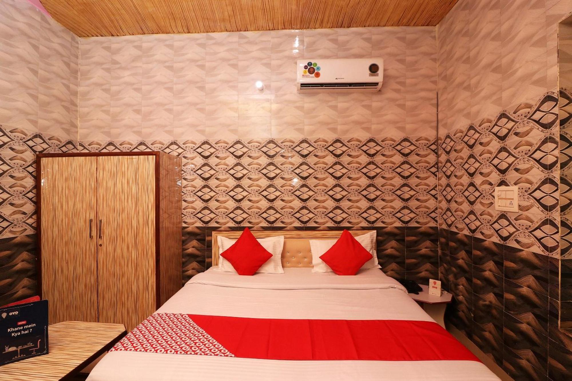 Hotel O Ch. Jyoti Hotel & Restaurant Dhāruhera Esterno foto