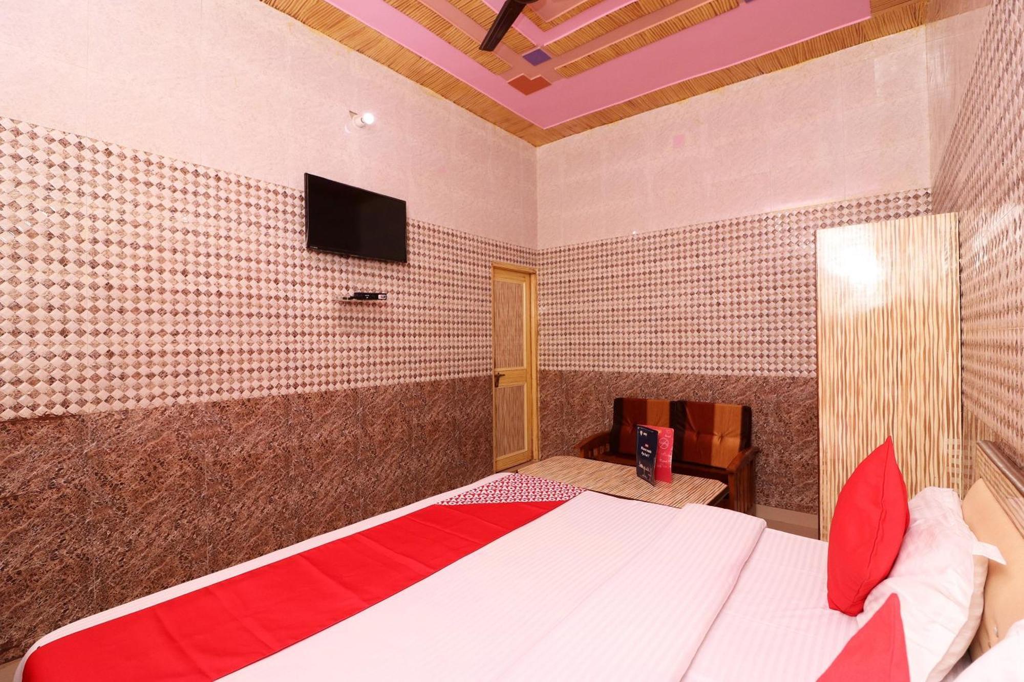 Hotel O Ch. Jyoti Hotel & Restaurant Dhāruhera Esterno foto